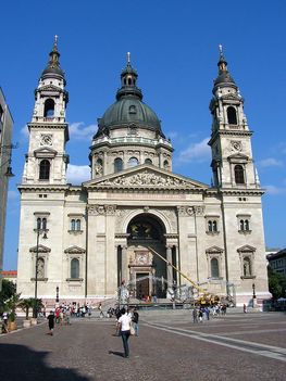 Bazilika_fohomlokzat szent István bazilika Budapest