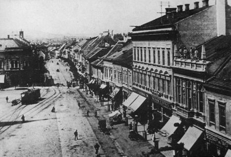 főtér északi oldala 1900