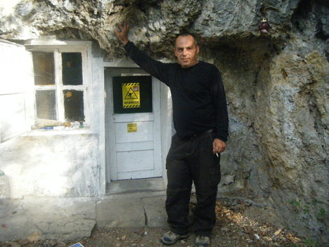 Sólyomkői barlang