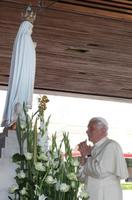 Benedek pápa imája a Szűzanyához a fatimai Jelenési kápolnában