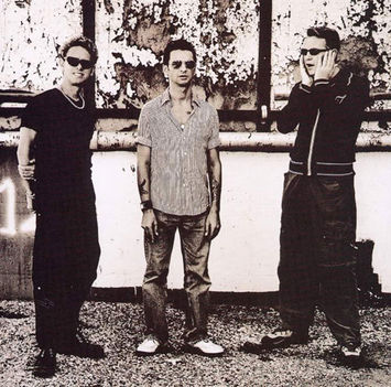 22684414_depeche_mode_2001_05