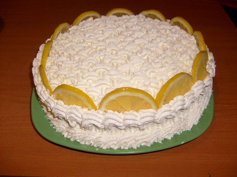 Apukám szülinapi citrom tortája!Holnap(febr.22)lesz a nagy nap!!:)75 éves!