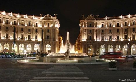Piazza della Repubblica - fontana delle Naiadi - Roma