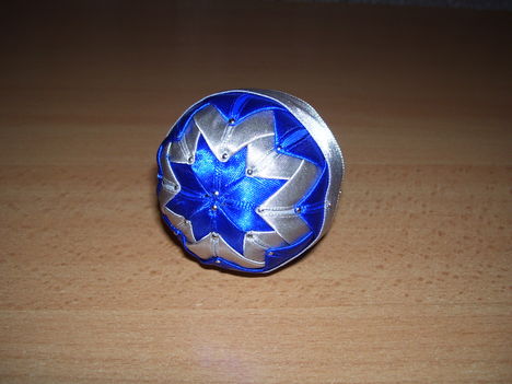 Kék - ezüst gömb