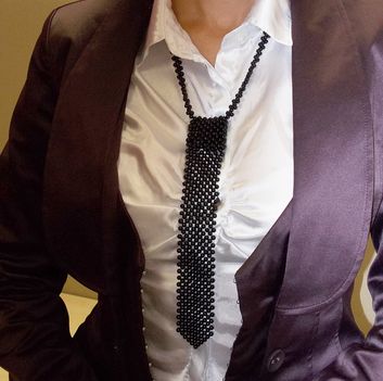 fekete nyakkendő