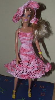 Barbie baba ruha