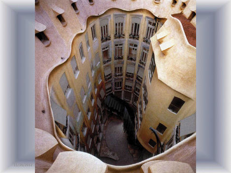 viewer .Antoni Gaudi