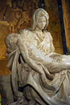 Pietà - Michelangelo 3