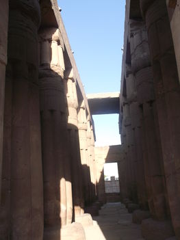 Luxor fényben és árnyékban