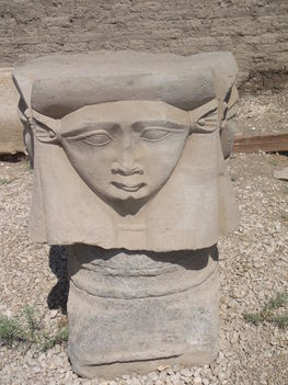Magányos Hathor
