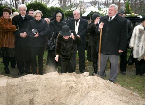 Kovács Apollónia-A Magyar Nóta Királynöjének temetése 18