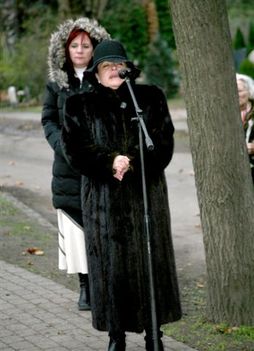 Kovács Apollónia-A Magyar Nóta Királynöjének temetése 1