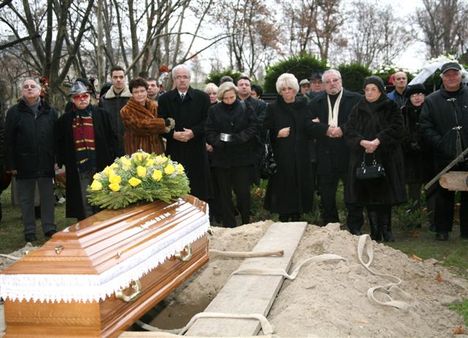 Kovács Apollónia-A Magyar Nóta Királynöjének temetése 8