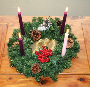 615pxadventcandles_koszoru_1580876_1309_n