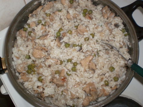 Gombás-zöldborsós-rizses hús
