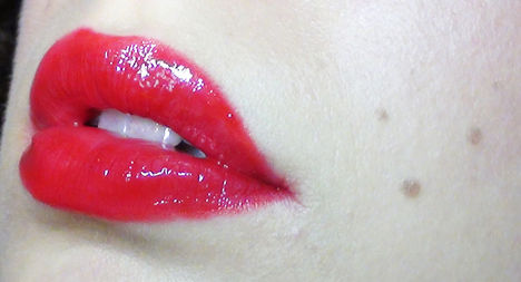 Red lips, shiny red lips, memolina91, memolina makeup, vörös ajkak. 1