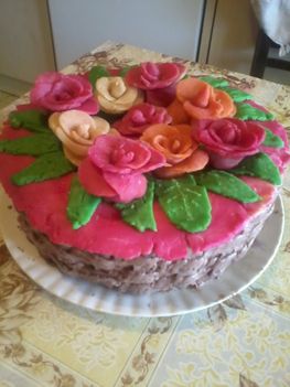 Virágos kosár torta