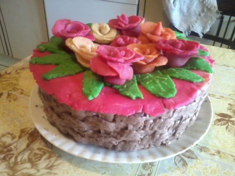 Virágos kosár torta