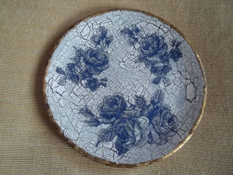 kék rózsás tányér