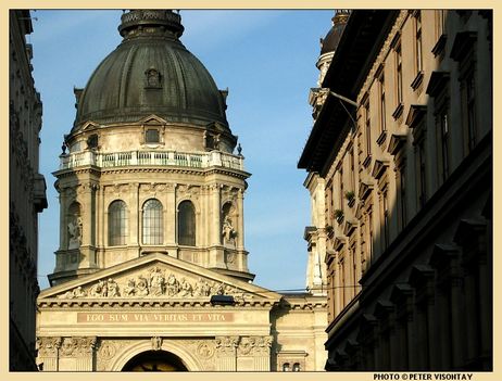 Hungary_Budapest_BasilicaStreet
