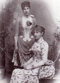 Stefánia nővérével Louissal
