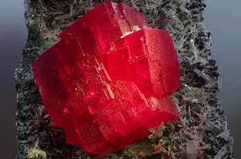 350px-The_Searchlight_Rhodochrosite_Crystal