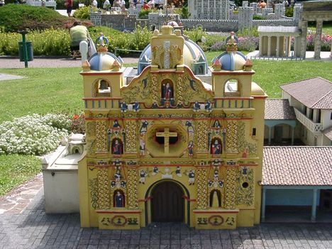 Guatemala, San Andres Xecul temploma