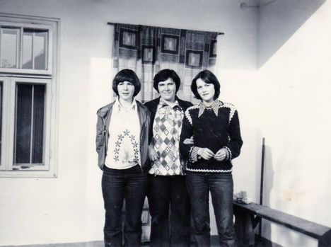 Márti, Marika, Andi 1976.