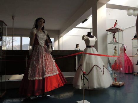 Sissi Királyné ruháinak másolata kiállítás