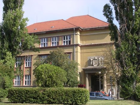 Eötvös József Evangélikus Gimnázium és Egészségügyi Szakközépiskola Sopron