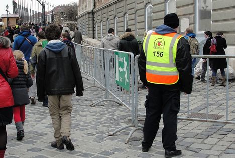 Őrmester a várban