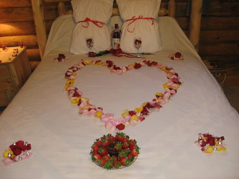 virágos ágy