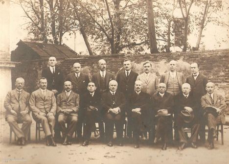 A liceum tanári kara az 1928-29-es tanévben