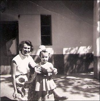 Bözsi néni és Kató kb.1959