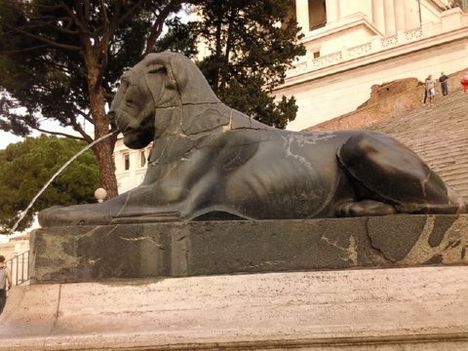 Capitolium -oroszlán szökőkút