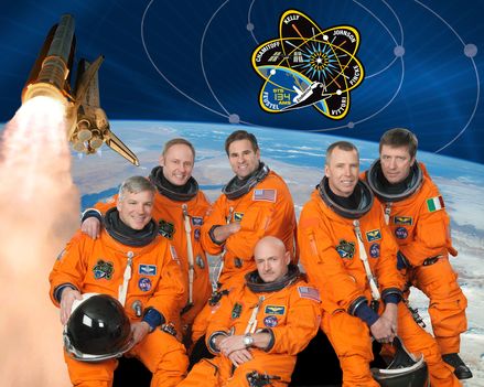 STS-134_Official_Crew_Photo
