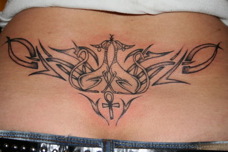 Tetoválás 6 Derék tetkó
