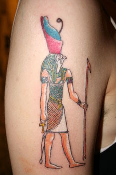 Tetoválás - testékszer.  1 Horusz tetoválás
