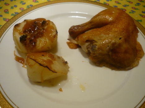 Grill csirke , párolt körtével