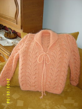 Csipke mintás pulóver