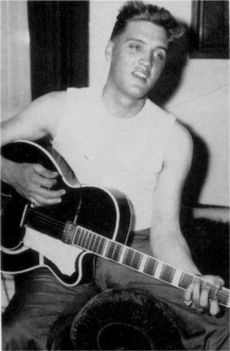 1959-nackt-Gitarre