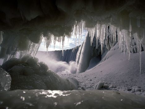 Ice Spectacular, Ontario - 1600x1