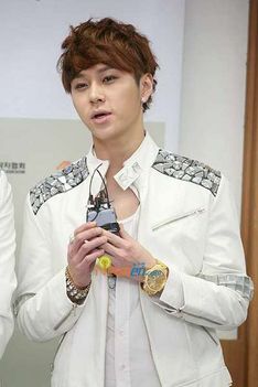 Jun Hyung 19