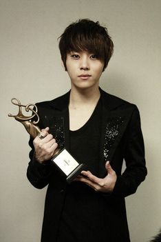 Jun Hyung 53