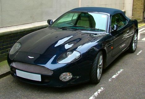 Aston Martin !