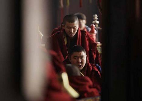 tibeti szerzetesek