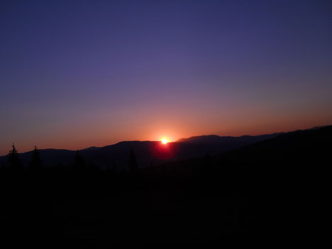 Alkonyat,napfelkelte a Hagymás-hegységben