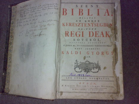 Eladó Biblia