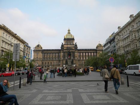 Prága,Vencel tér-Nemzeti Múzeum