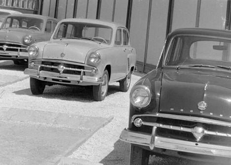 1960. Merkur autószalon megnyitója, Moszkvicsokkal